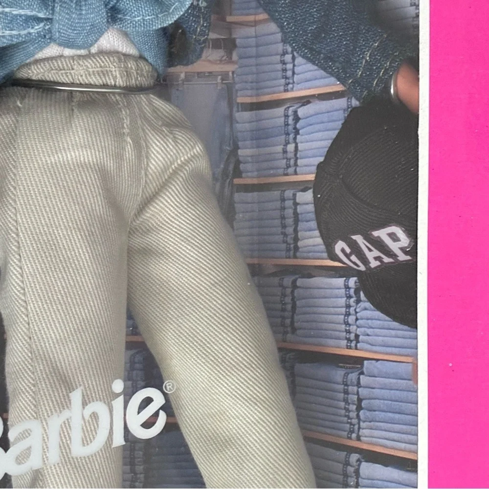NWT BARBIE Vintage Gap Barbie Special Edition 1996.